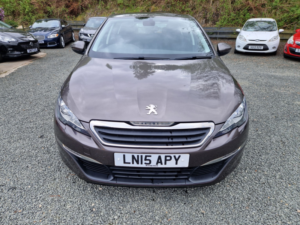 2015 Peugeot 308 1.6 Hdi Active in Grey — image 2
