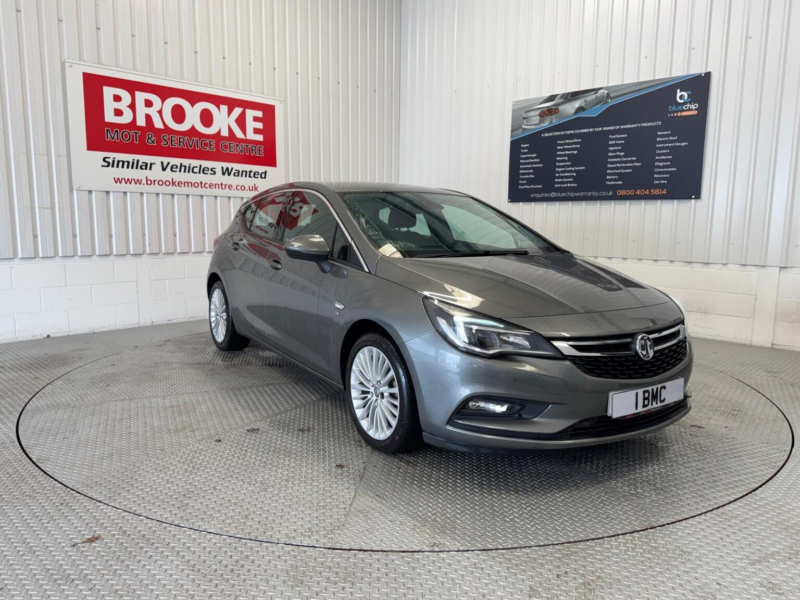 2017 Vauxhall Astra 1.4i Turbo Elite Nav Euro 6 5dr in Grey — image 1