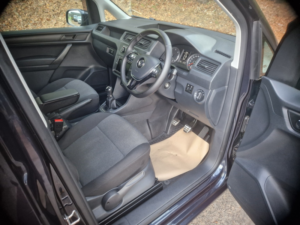 2020 Volkswagen Caddy 2.0 Tdi C20 Highline in Blue — image 5