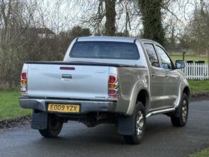 2009 Toyota Hilux 3.0 D-4d Invincible in Silver — image 2