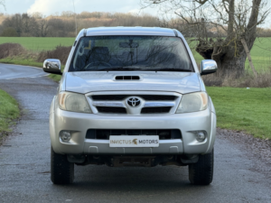 2009 Toyota Hilux 3.0 D-4d Invincible in Silver — image 3