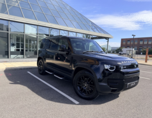 2021 Land Rover Defender 110 3.0 D200 Mhev S in Black — image 2