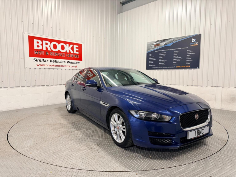 2016 Jaguar Xe 2.0d Prestige Auto Euro 6 (s/s) 4dr in Blue — image 1
