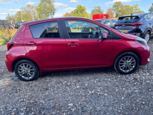 2016 Toyota Yaris 1.33 Dual Vvt-I Icon Euro 6 5dr in Red — image 6