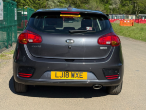 2018 Kia Ceed 1.6 Crdi 2 Hatchback 5dr Diesel Manual Euro 6 (s/s) (134 Bhp) in Multicolour — image 5