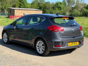 2018 Kia Ceed 1.6 Crdi 2 Hatchback 5dr Diesel Manual Euro 6 (s/s) (134 Bhp) in Multicolour — image 6