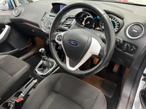 2016 Ford Fiesta 1.0t Ecoboost Zetec White Edition Euro 6 (s/s) 3dr in White — image 4