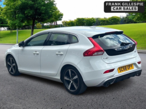 2018 Volvo V40 2.0 T2 Gpf R-Design Nav Plus Euro 6 (s/s) 5dr in White — image 6