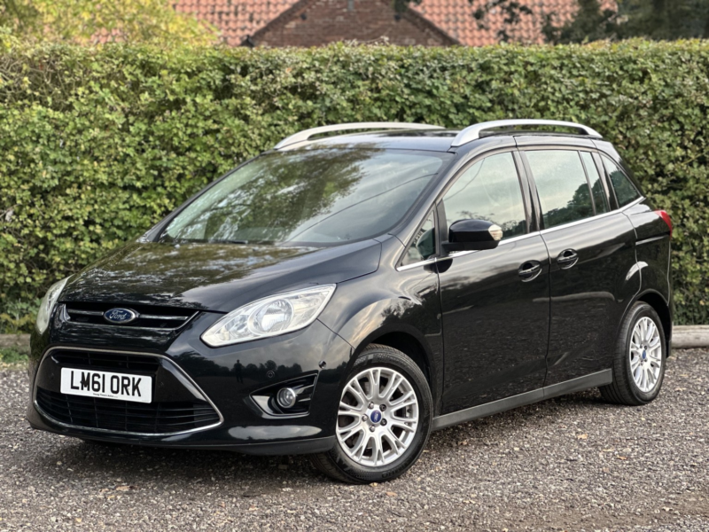 2011 Ford Grand C-Max 1.6 Titanium in Black — image 1