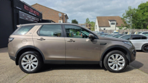 2016 Land Rover Discovery Sport 2.0 Td4 Se Tech Auto 4WD Euro 6 (s/s) 5dr in Brown — image 5