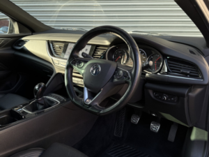 2017 Vauxhall Insignia 2.0 Turbo D Blueinjection Sri Vx Line Nav in Grey — image 5