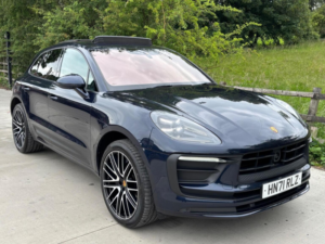 2021 Porsche Macan 2.0t Pdk 4WD Euro 6 (s/s) 5dr in Blue — image 6