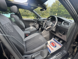 2021 Volkswagen Tiguan 1.5 Tsi 150 R-Line 5dr Auto, Black, Petrol + Pan Roof / Great History in Black — image 4