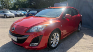 2011 Mazda Mazda3 1.6 Takuya Euro 5 5dr in Red — image 3