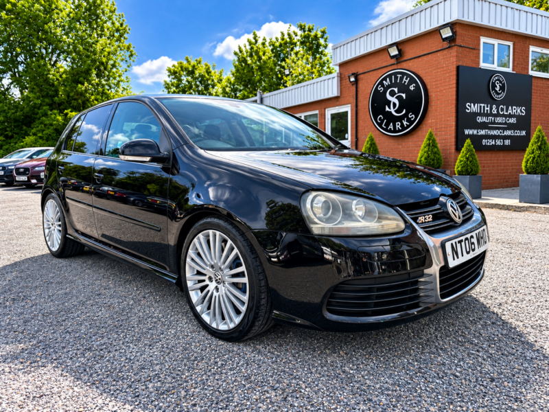 2021 Volkswagen Golf 3.2 V6 R32 in Black — image 1