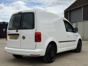 2018 Volkswagen Caddy 2.0 Tdi C20 Bluemotion Tech Trendline in White — image 3