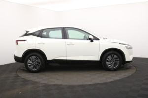 2023 Nissan Qashqai 1.3 Dig-T Mhev Acenta Premium SUV 5dr Petrol Hybrid Manual Euro 6 (s/s) (140 Ps) in White — image 2