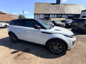 2018 Land Rover Range Rover Evoque Td4 Landmark in White — image 6