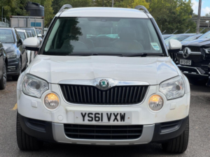 2012 Skoda Yeti 1.4 Tsi Elegance Euro 5 5dr in White — image 4