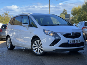 2016 Vauxhall Zafira Tourer 1.4 I Turbo Se in White — image 2
