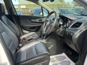 2015 Vauxhall Mokka 1.4 I Turbo Se in White — image 2