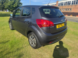 2017 Kia Venga 1.6 3 MPV 5dr Petrol Auto Euro 6 (123 Bhp) in Silver — image 3