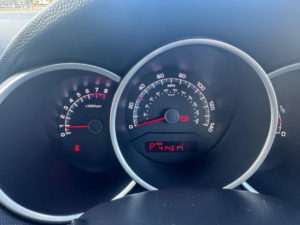 2017 Kia Venga 1.6 3 MPV 5dr Petrol Auto Euro 6 (123 Bhp) in Silver — image 5