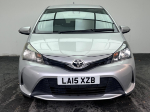 2015 Toyota Yaris 1.33 Dual Vvt-I Design Multidrive S Euro 6 5dr in Silver — image 2