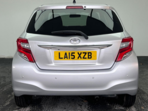 2015 Toyota Yaris 1.33 Dual Vvt-I Design Multidrive S Euro 6 5dr in Silver — image 5