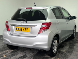 2015 Toyota Yaris 1.33 Dual Vvt-I Design Multidrive S Euro 6 5dr in Silver — image 6