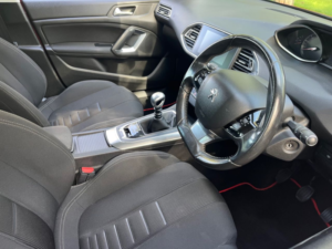 2014 Peugeot 308 1.6 E-Hdi Allure Hatchback 5dr Diesel Manual Euro 5 (s/s) (115 Ps) in Red — image 3