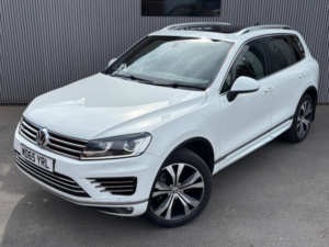 2015 Volkswagen Touareg 3.0 Tdi V6 Bluemotion Tech R-Line Tiptronic 4WD Euro 6 (s/s) 5dr in White — image 2