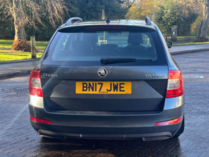 2017 Skoda Octavia 2.0 Tdi Se Business Estate 5dr Diesel Manual Euro 6 (s/s) (150 Ps) in Grey — image 6