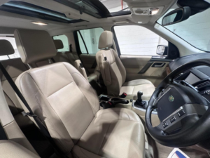 2009 Land Rover Freelander 2 2.2 Td4e Hse 4WD Euro 4 (s/s) 5dr in Black — image 3