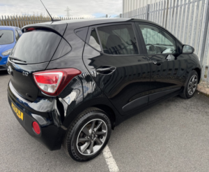 2019 Hyundai I10 Premium 1.0 in Black — image 5