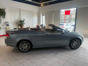 2009 Volvo C70 2.4 D5 Se in Blue — image 5