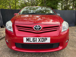 2011 Toyota Auris 1.33 Dual Vvt-I Tr Euro 4 (s/s) 3dr in Red — image 3