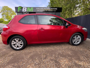 2011 Toyota Auris 1.33 Dual Vvt-I Tr Euro 4 (s/s) 3dr in Red — image 4