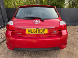 2011 Toyota Auris 1.33 Dual Vvt-I Tr Euro 4 (s/s) 3dr in Red — image 6