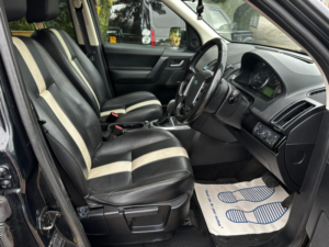 2011 Land Rover Freelander 2 2.2 Sd4 Sport Le in Black — image 6