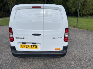 2024 Citroen Berlingo 1.5 Berlingo Pv M Bhdi 1.5 100 S&s Mt6 Enterprise in White — image 2