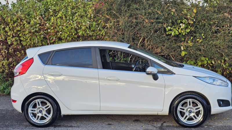 2013 Ford Fiesta 1.3 Zetec in White — image 1