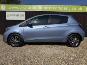 2014 Toyota Yaris 1.3 Dual Vvt-I Icon Plus in Blue — image 3
