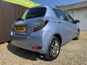 2014 Toyota Yaris 1.3 Dual Vvt-I Icon Plus in Blue — image 6