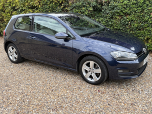 2015 Volkswagen Golf 2.0 Tdi Bluemotion Tech Match in Blue — image 4