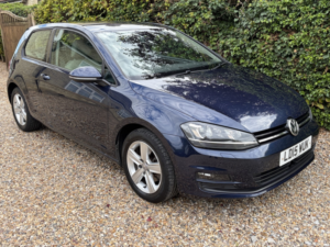 2015 Volkswagen Golf 2.0 Tdi Bluemotion Tech Match in Blue — image 5