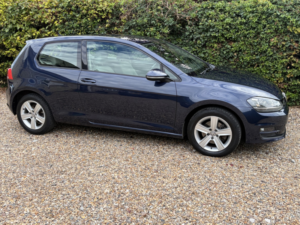2015 Volkswagen Golf 2.0 Tdi Bluemotion Tech Match in Blue — image 6