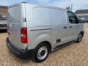 2017 Peugeot Expert 1.6 Bluehdi 1000 Professional in Silver — image 3