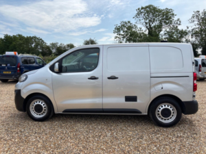 2017 Peugeot Expert 1.6 Bluehdi 1000 Professional in Silver — image 6