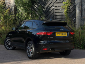 2017 Jaguar F-Pace 2.0 D180 R-Sport Auto AWD Euro 6 (s/s) 5dr in Black — image 5